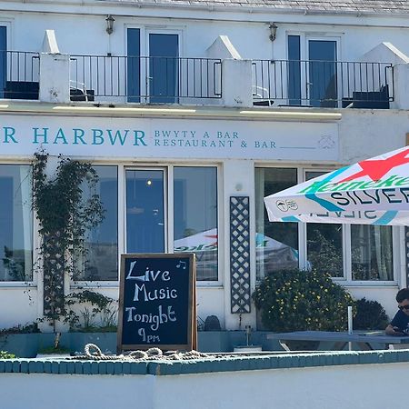 塞米斯湾 The Harbour Bar & Bistro酒店 外观 照片
