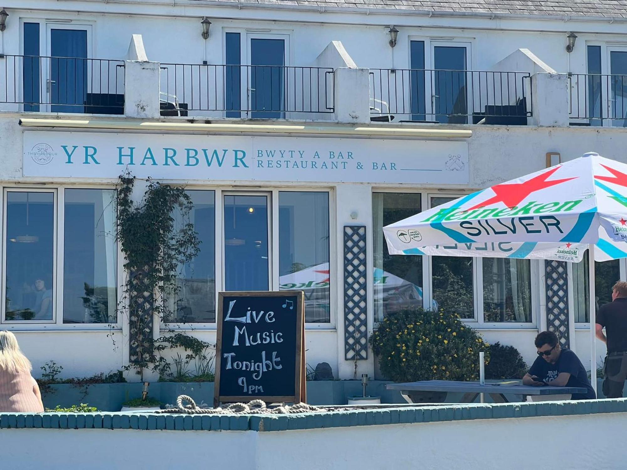 塞米斯湾 The Harbour Bar & Bistro酒店 外观 照片